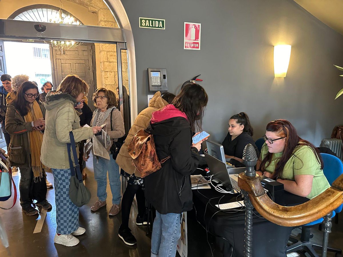 El #TAC2025 abre el miércoles 14 a las 18h la reserva de entradas para 9 espectáculos con aforo limitado.

Con un coste simbólico de 1,5 €, pueden conseguirse en tacva.org o en Casa Revilla (C/ Torrecilla, 5).

L - V: de 12 a 14 y de 18 a 20.30 h.
S: de 12 a 14 h.