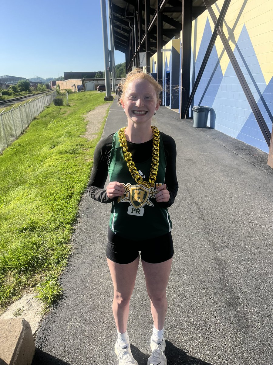 Briley Gilliland with a PR 13.95 in the 100m dash