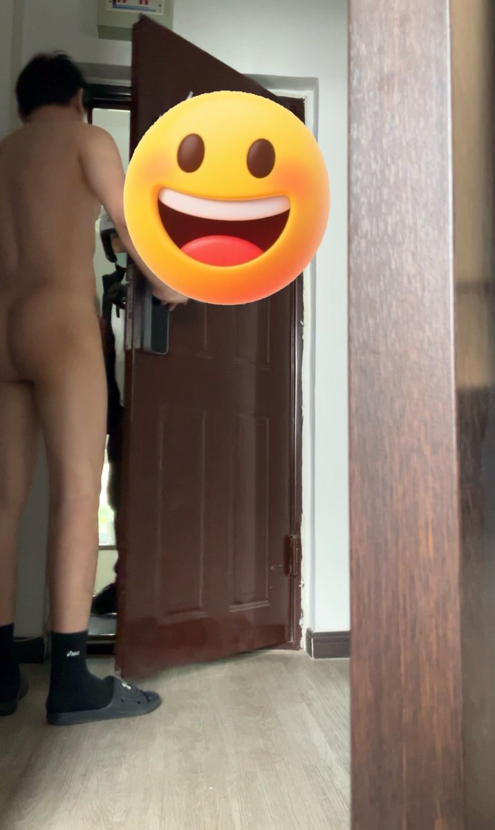 🆕全裸拿外卖。被看到了。大叔有点震惊。#暴露 #天体 #全裸