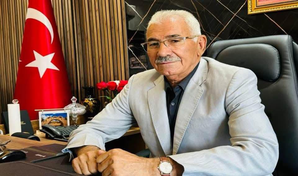 "İnna lillahi ve inna ileyhi raciun" 

Vefatını derin bir üzüntüyle öğrendiğim değerli ağabeyim İsmail Yavuz’a Allahtan rahmet, ailesine sabırlar diliyorum…

Makamı Âli olsun inşallah…