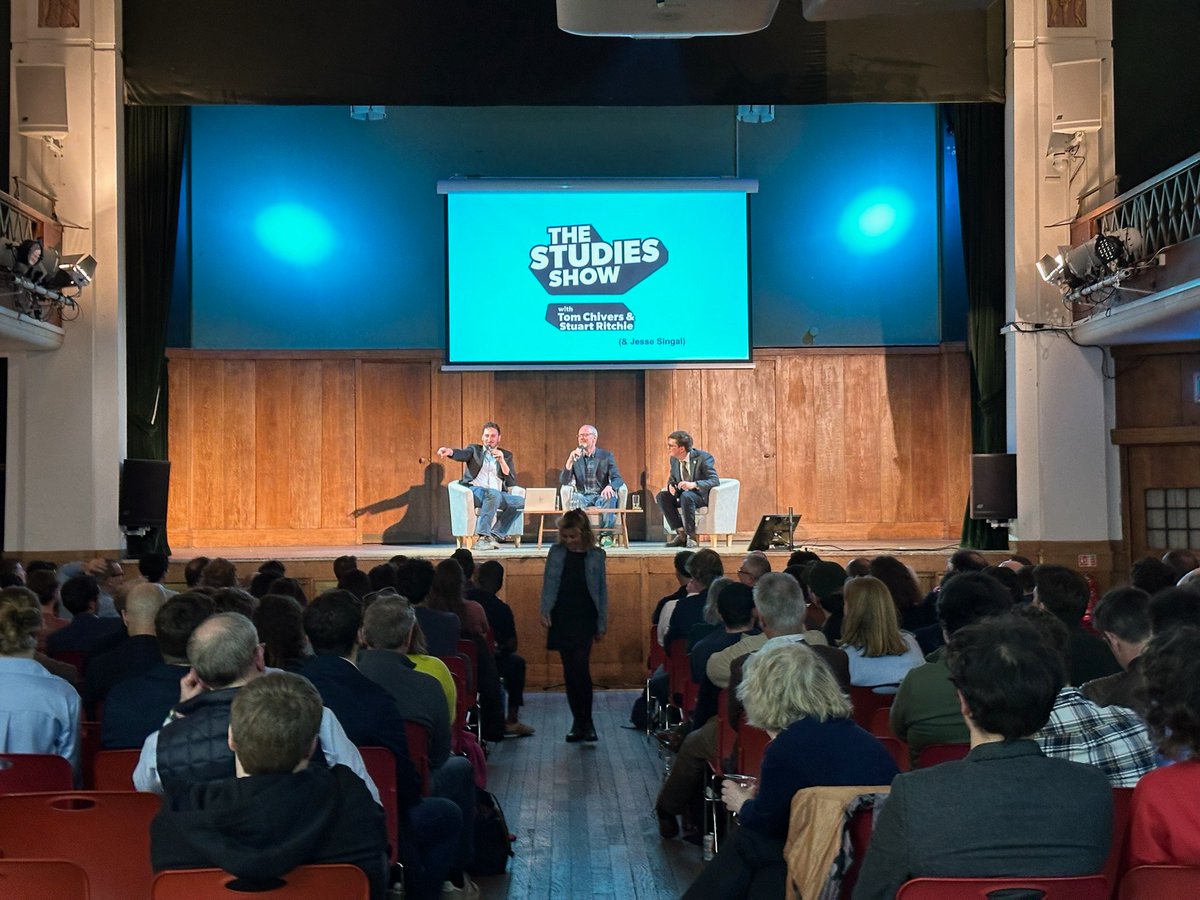 Jesse Singal (@jessesingal) on Twitter photo Thank you to everyone who came to see <a href="/TomChivers/">Tom Chivers</a>, <a href="/StuartJRitchie/">Stuart Ritchie 🇺🇦</a>, and me in London the other night! I really enjoyed pointing! Thank you to everyone who came to see <a href="/TomChivers/">Tom Chivers</a>, <a href="/StuartJRitchie/">Stuart Ritchie 🇺🇦</a>, and me in London the other night! I really enjoyed pointing!