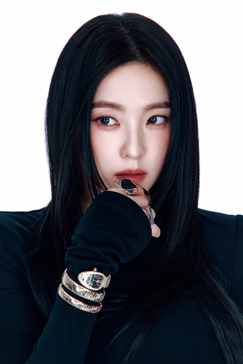 RVsmtown's tweet image. Red Velvet - IRENE &amp;amp; SEULGI &apos;TILT&apos; Image #1-2

Red Velvet - IRENE &amp;amp; SEULGI
The 2nd Mini Album 【TILT】
➫ 2025.05.26 6PM (KST)

💿 Pre-order
IRENESEULGI.lnk.to/TILT

#RedVelvet_IRENE_SEULGI
#레드벨벳_아이린_슬기
#IRENE #아이린 #SEULGI #슬기
#TILT #RedVelvet_IRENE_SEULGI_TILT