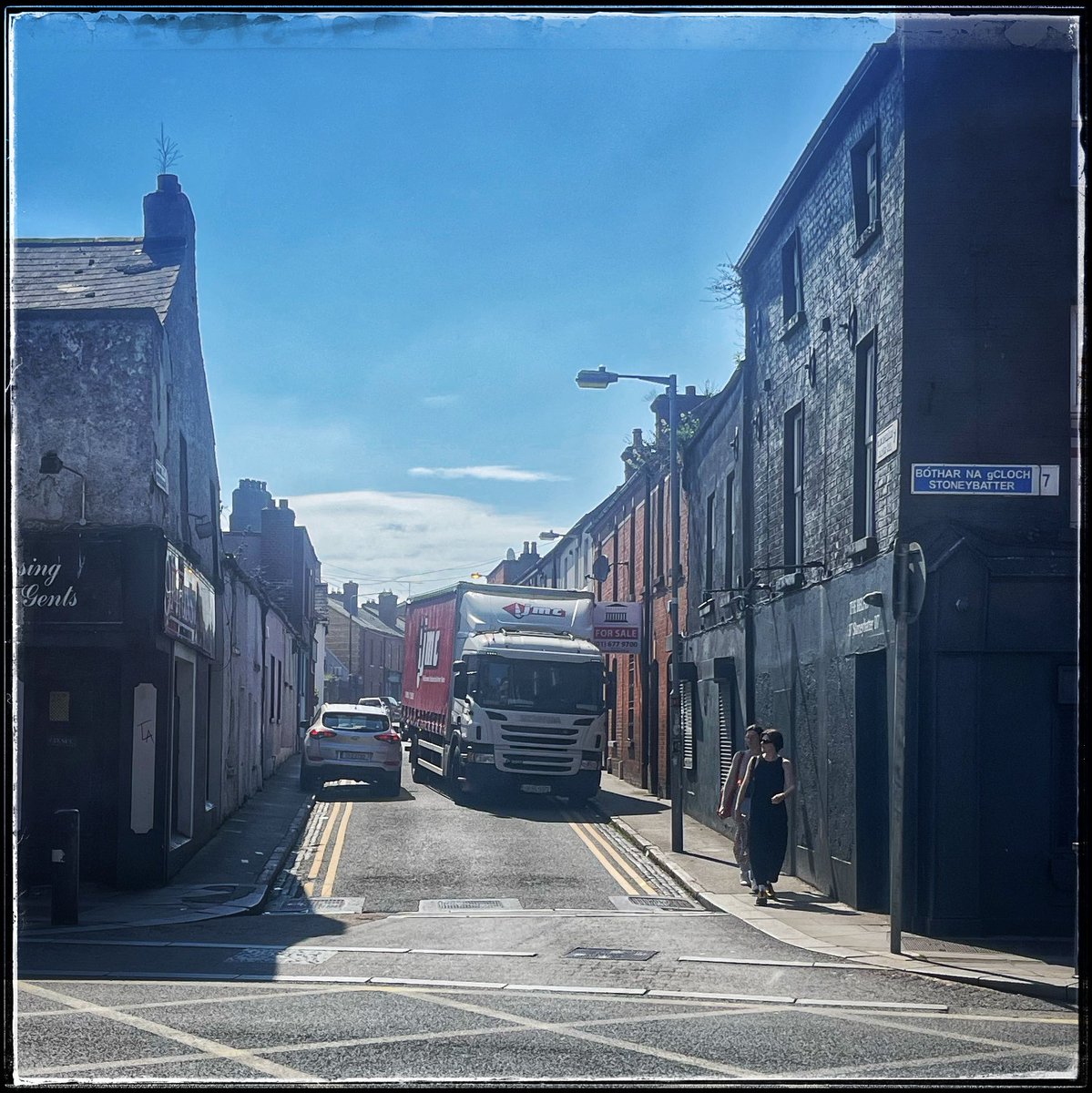 Dublin City Council, this stretch of Arbour Hill should be 1-way. 2 way traffic is only possible here at the expense of adequate footpath widths. At just over 1m wide these footpaths do not meet the minimum standards required. Vehicles mount them every day.

#Dublin #Stoneybatter