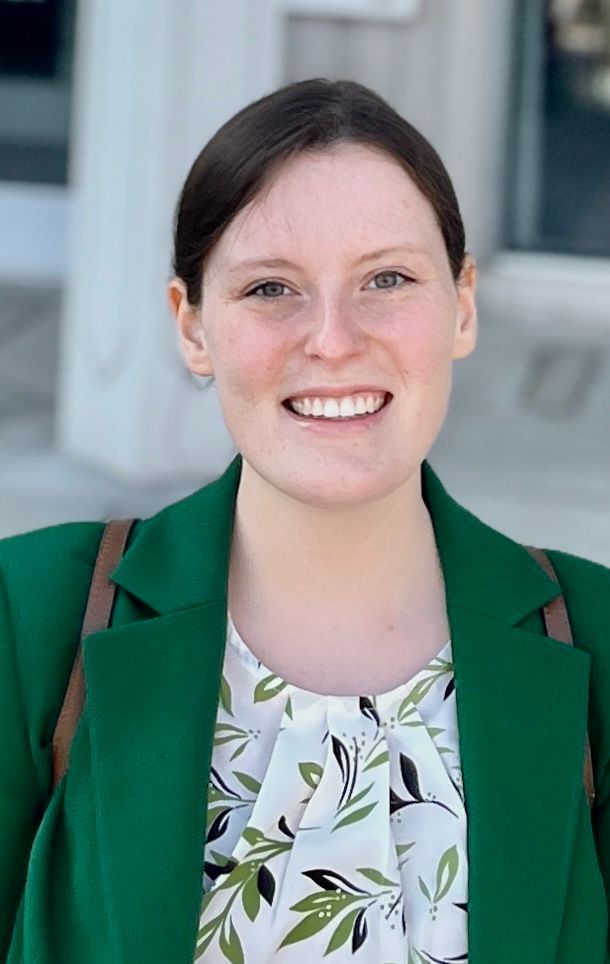 Miami Economics (@miami_econ) on Twitter photo Our next Dept Award winner (Vail): Rosie Schuermann. She is a Eco major from Cincinnati, OH. After grad she will be going to University of Chicago for their Master of Public Policy Program 
Some hobbies she enjoys are Painting, singing, crafting. Our next Dept Award winner (Vail): Rosie Schuermann. She is a Eco major from Cincinnati, OH. After grad she will be going to University of Chicago for their Master of Public Policy Program 
Some hobbies she enjoys are Painting, singing, crafting.