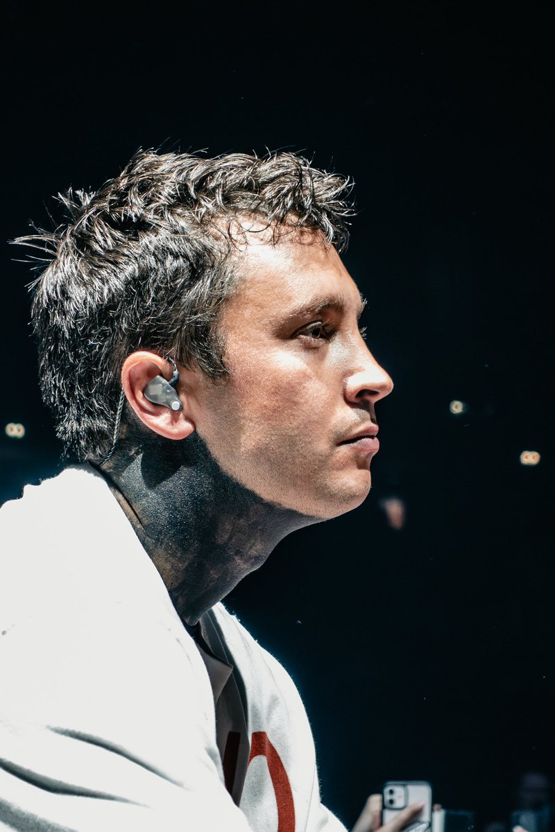 gracr0c's tweet image. twenty one pilots in Manchester !!
on my point and shoot &lt;3
#clancymanchester