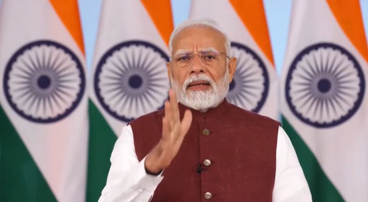 इस आतंकी हमले के बाद सारा राष्ट्र, हर नागरिक, हर समाज, हर वर्ग, हर राजनीतिक दल एक स्वर में आतंकवाद के खिलाफ कड़ी कार्रवाई के लिए उठ खड़ा हुआ। 

हमने आतंकवादियों को मिट्टी में मिलाने के लिए देश की सेनाओं को खुली छूट दे दी। 

आज हर आतंकी, आतंक का हर संगठन जान चुका है कि हमारी
