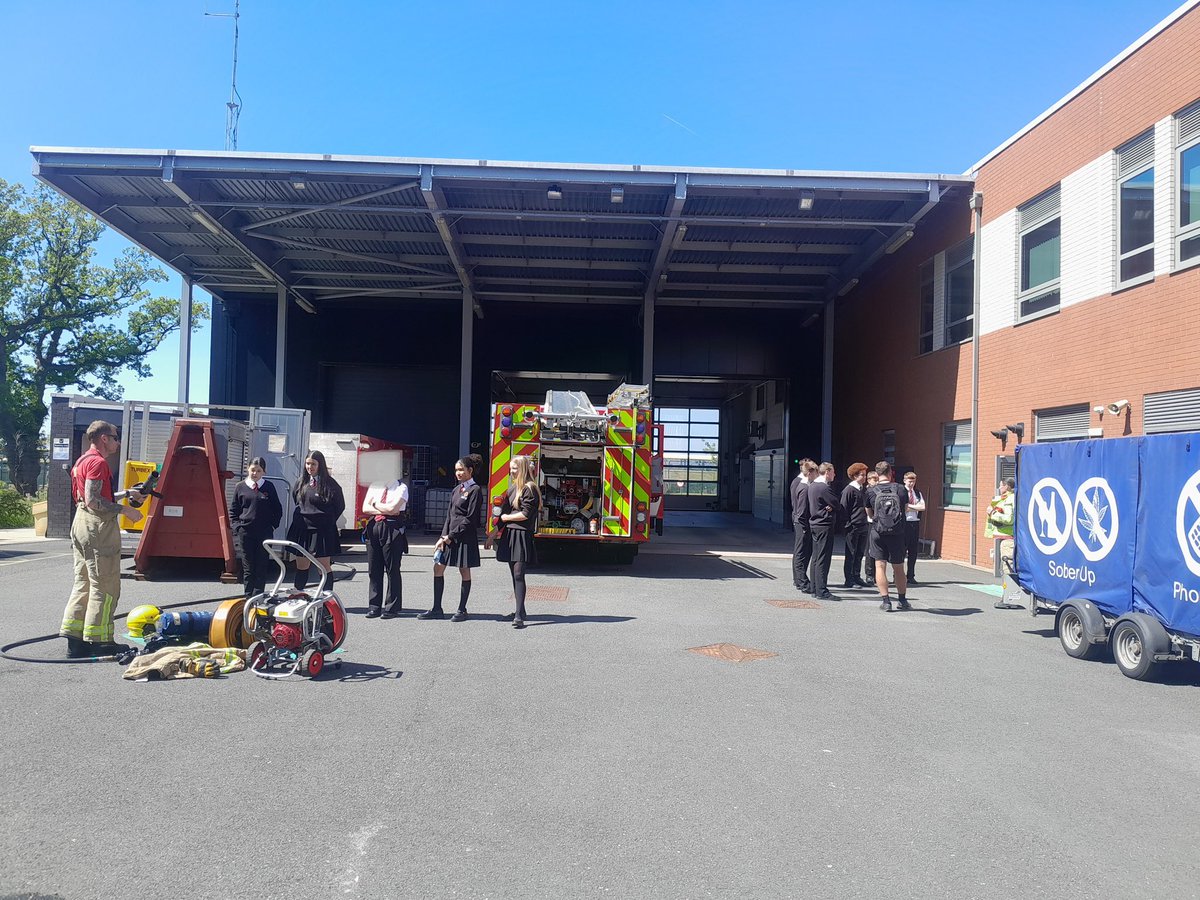Some Year 11 pupils visited Chorley Fire Station.

They learnt about RTCs and equipment, they were able to use the hoses and see the latest trainee fire and rescue dog in action. 

Thank you for the engaging and informative visit. 

#LancashireFireandRescueService