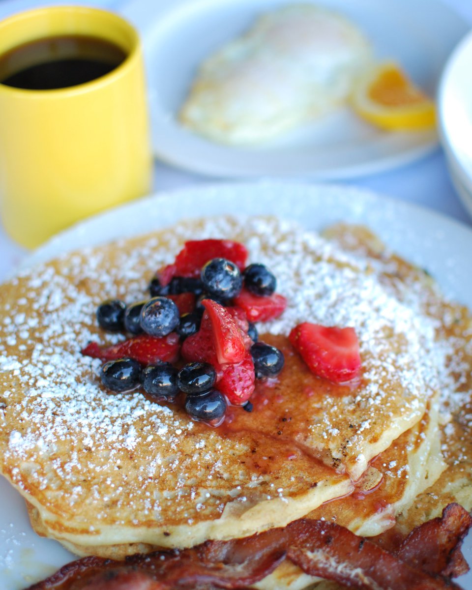 Rainy Monday blues? Let brunch come to you. Order online and turn your morning around—no umbrella required ☔🥓🧇 

💻Order online for carryout using our link in bio!

🚗 We deliver via DoorDash, UberEats*, and GrubHub and EZ Cater!
*at participating locations