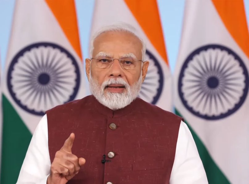 22 अप्रैल को पहलगाम में आतंकवादियों ने जो बर्बरता दिखाई थी, उसने देश और दुनिया को झकझोर दिया। 

छुट्टियां मना रहे निर्दोष, मासूम नागरिकों को धर्म पूछकर उनके परिवार के सामने, उनके बच्चों के सामने बेरहमी से मार डालना, ये आतंक का बहुत वीभत्स चेहरा था, क्रूरता थी। ये देश के सद्भाव को
