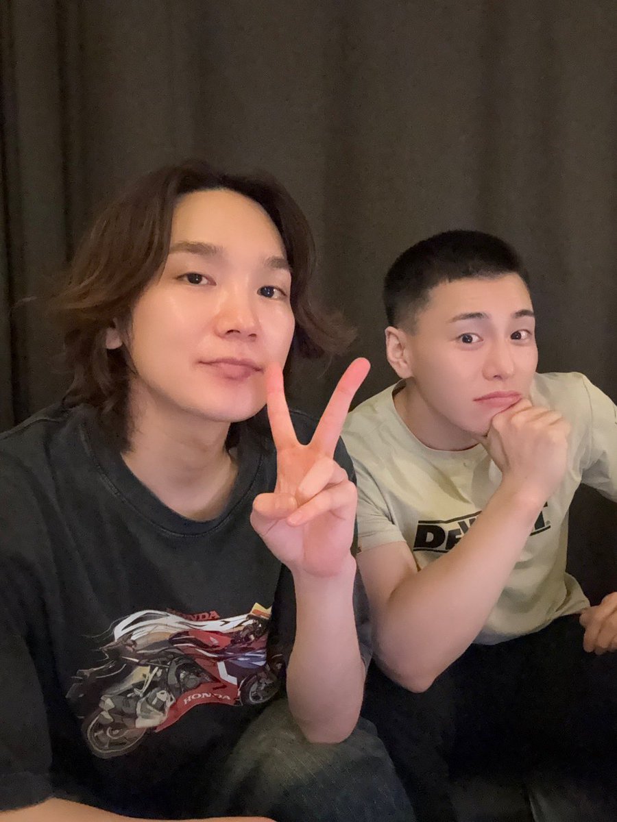 [#fromKENTASANGGYUN]

오늘라이브 정말 행복했다☺️짝꿍들도 그랬어라🎉

#KENTASANGGYUN #KENTA #SANGGYUN #켄타상균 #켄타 #상균 #짝꿍