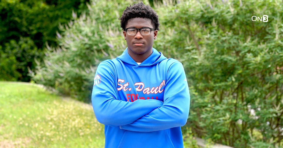 "EJ Holland" (@ejhollandon3) on Twitter photo I made my way to Mobile this morning and met with five-star EDGE Anthony Jones (<a href="/Tank_Jones251/">✪ Anthony “Tank” Jones ✪</a>), who visited Michigan for its annual spring game last month.
The latest intel here #GoBlue 👉 on3.com/teams/michigan… I made my way to Mobile this morning and met with five-star EDGE Anthony Jones (<a href="/Tank_Jones251/">✪ Anthony “Tank” Jones ✪</a>), who visited Michigan for its annual spring game last month.
The latest intel here #GoBlue 👉 on3.com/teams/michigan…