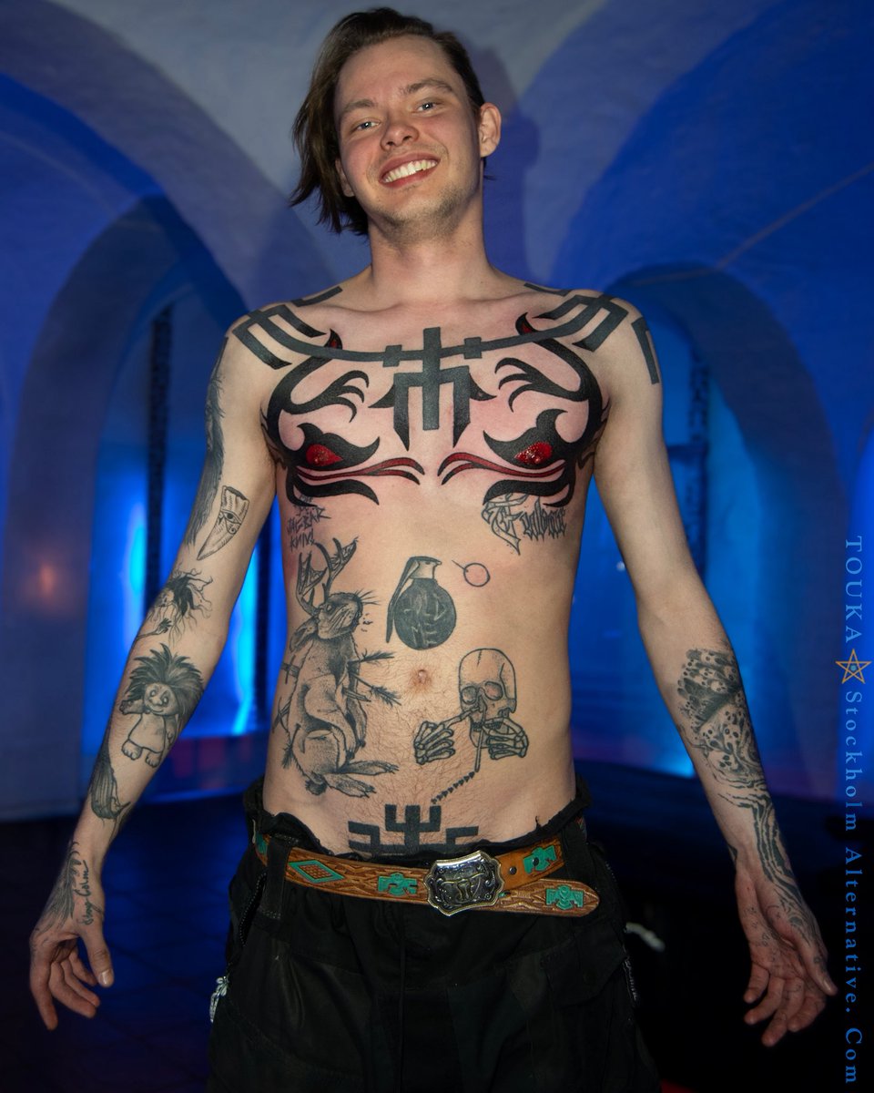👹🐉 Some years ago, I gave my client 👑 his #genitaltattoo This time, I tattooed his chest to enhance and empower it. My work <a href="/touka_voodoo/">Touka Voodoo 🇸🇪</a> aims to transform the body and make it more attractive. Stockholmalternative.com