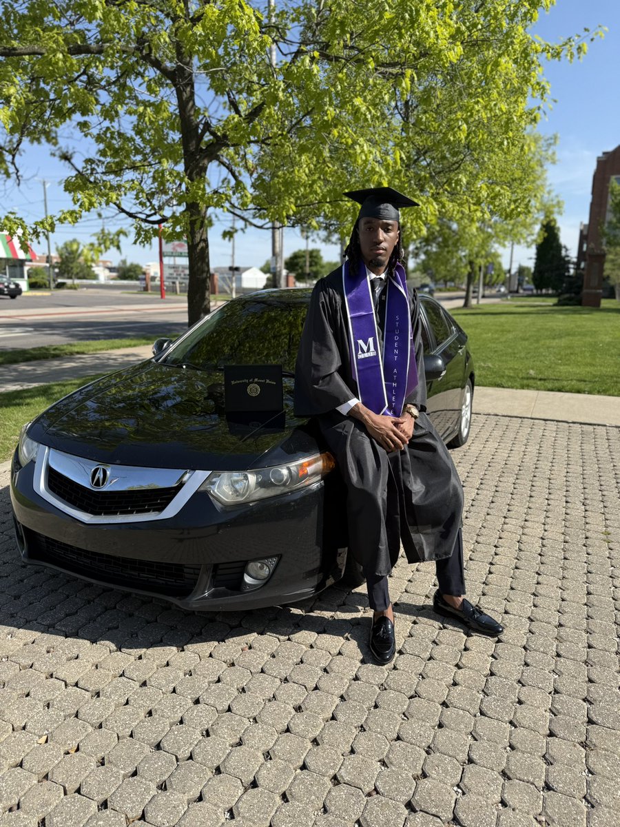 abloadin8's tweet image. I̶ ̶d̶i̶d̶ ̶i̶t̶…God did 🎓 #AGTG