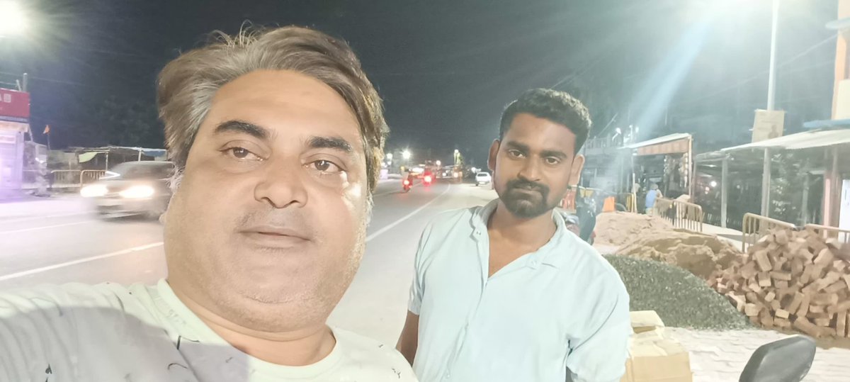 TeamPurnea's tweet photo. कम्युनिटी किचन पूर्णिया का 648 वा दिन है।
आज का मेनू पूरी और कश्मीरी आलू दम है।
आज का भोजन डॉ ० प्रणव प्रकाश सर के ओर से है।
कम्युनिटी किचन पूर्णिया आपके पूरे परिवार की उज्जवल और स्वस्थ भविष्य की कामना करती है।
#communitykitchenpurnea #socialteampurneafoundation https://t.co/QRpjmBkYvF