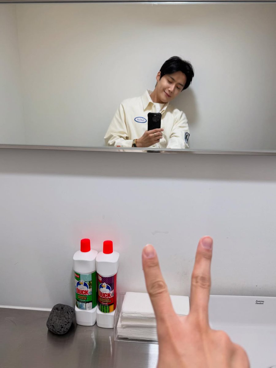 seonho_family's tweet photo. [2025-05-12] seonho__kim IG update

#duckth #summerfreshness
#gardenbreeze
#kimseonho #คิมซอนโฮ #김선호 https://t.co/ynefJM3MHQ