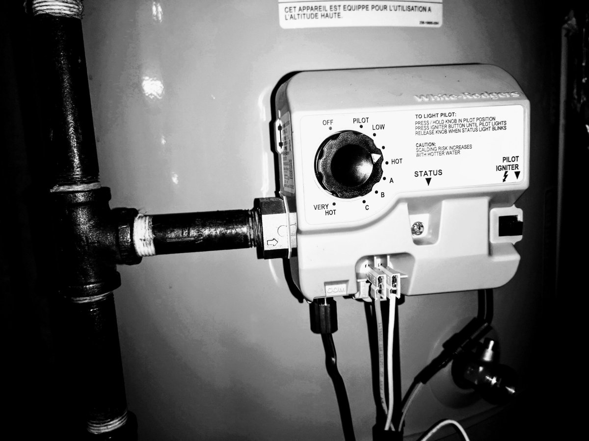 Gas valves are crucial elements in virtually every household, ensuring the safe and efficient functioning of gas-powered appliances like furnaces, boilers, water heaters, and stoves. 
hacks4shacks.wordpress.com/2024/03/28/und…