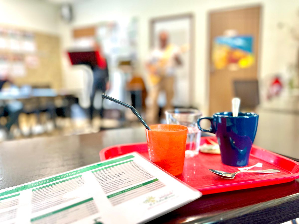 CHChartreuse's tweet image. 🎤 𝗨𝗻 𝗯𝗹𝗶𝗻𝗱 𝘁𝗲𝘀𝘁 𝗽𝗹𝗲𝗶𝗻 𝗱’𝗲́𝗻𝗲𝗿𝗴𝗶𝗲 𝗮̀ 𝗹𝗮 𝗖𝗮𝗳𝗲́𝘁𝗲́𝗿𝗶𝗮 !🎤

Une vingtaine de participants ont testé leurs connaissances musicales cet après-midi !🎶

👏 Merci à 𝗟𝗮𝘂𝗿𝗮 et 𝗣𝗮𝘁𝗿𝗶𝗰𝗲 des 𝗙𝗟𝗬𝗜𝗡 𝗣𝗘𝗡 pour ce moment festif !🎸✨