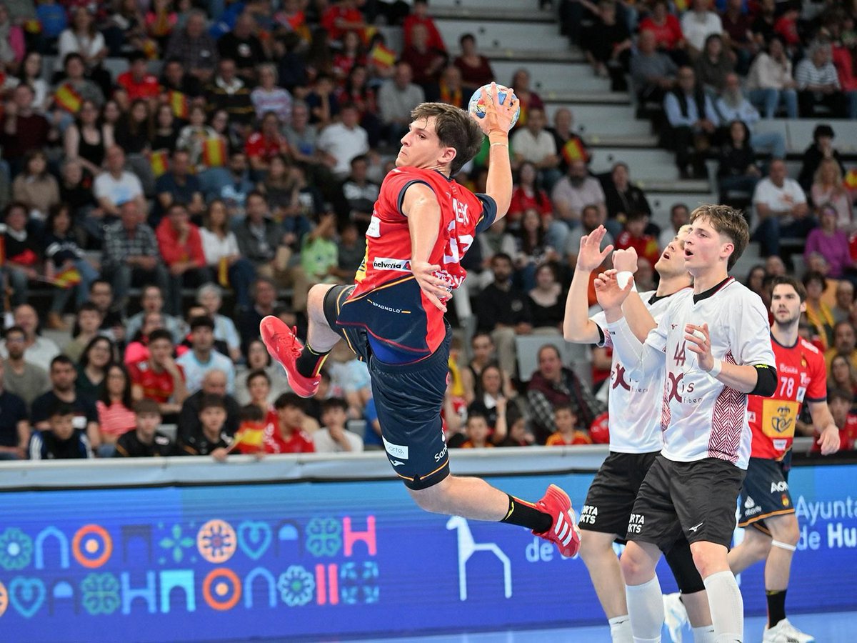 BM Granollers (@bmgranollers) on Twitter photo Setmana Internacional per Victor Romero amb els #Hispanos que han aconseguit la classificaciรณ per lโEHF EURO 2026๐ช๐ธ๐๐๐ป
Dos grans partits del pivot amb 6/8 i 7/8! ๐
๐ธ<a href="/RFEBalonmano/">RFEBalonmano</a> Setmana Internacional per Victor Romero amb els #Hispanos que han aconseguit la classificaciรณ per lโEHF EURO 2026๐ช๐ธ๐๐๐ป
Dos grans partits del pivot amb 6/8 i 7/8! ๐
๐ธ<a href="/RFEBalonmano/">RFEBalonmano</a>