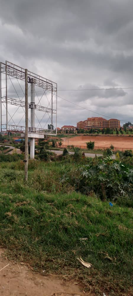 A few moments later in Mbarara City 🤣

Before                                                  After