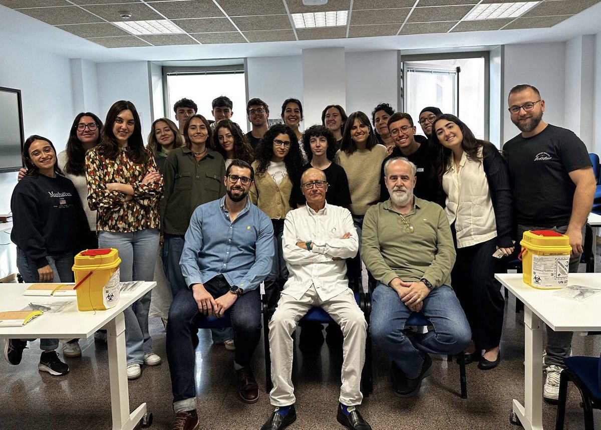 JoseLuisAA 🇪🇺 (@aguayo_um) on Twitter photo <a href="/UMU/">Universidad Murcia</a> el 9° grupo/semin./taller (de 10) instrumental quirúrgico básico y sutura
3º #Medicina #Murcia 12/05/25
Buen grupo
<a href="/adanez_gracia/">Gracia Adánez</a> <a href="/victorsoria65/">Víctor Soria Aledo</a> <a href="/RNCsantander/">Dieter Morales #yosoydelclinico</a> <a href="/petitpaganini/">graciela</a>
<a href="/ramirez_cirugia/">Pablo Ramírez Cirugía-Arrixaca</a> <a href="/ceuemumu/">CEUEM</a> <a href="/Area6VegaMedia/">Área 6 Vega Media</a> <a href="/crh_MoralesIMIB/">Servicio de Hematología. Hosp. U. Morales Meseguer</a>
Todos/as aprenden
Nadie queda atrás‼️ <a href="/UMU/">Universidad Murcia</a> el 9° grupo/semin./taller (de 10) instrumental quirúrgico básico y sutura
3º #Medicina #Murcia 12/05/25
Buen grupo
<a href="/adanez_gracia/">Gracia Adánez</a> <a href="/victorsoria65/">Víctor Soria Aledo</a> <a href="/RNCsantander/">Dieter Morales #yosoydelclinico</a> <a href="/petitpaganini/">graciela</a>
<a href="/ramirez_cirugia/">Pablo Ramírez Cirugía-Arrixaca</a> <a href="/ceuemumu/">CEUEM</a> <a href="/Area6VegaMedia/">Área 6 Vega Media</a> <a href="/crh_MoralesIMIB/">Servicio de Hematología. Hosp. U. Morales Meseguer</a>
Todos/as aprenden
Nadie queda atrás‼️