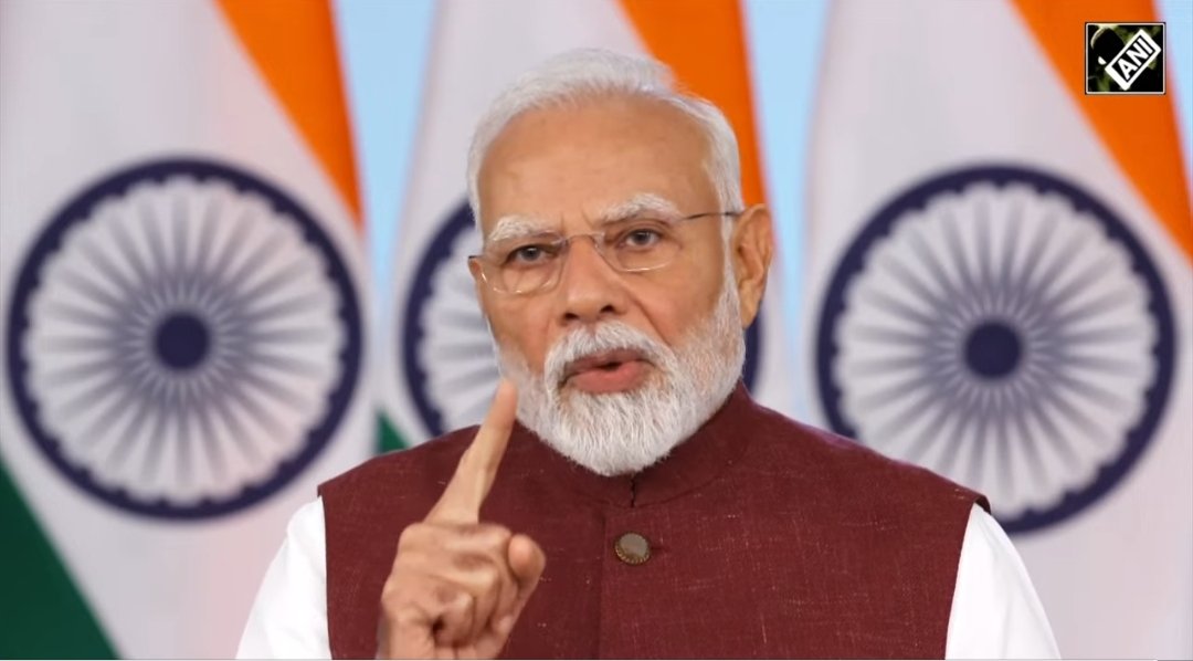 🚨 PM Modi!:

Terror and talks can’t continue together. 

Terror and trade can’t happen together. 

Water and Blood can’t flow together.