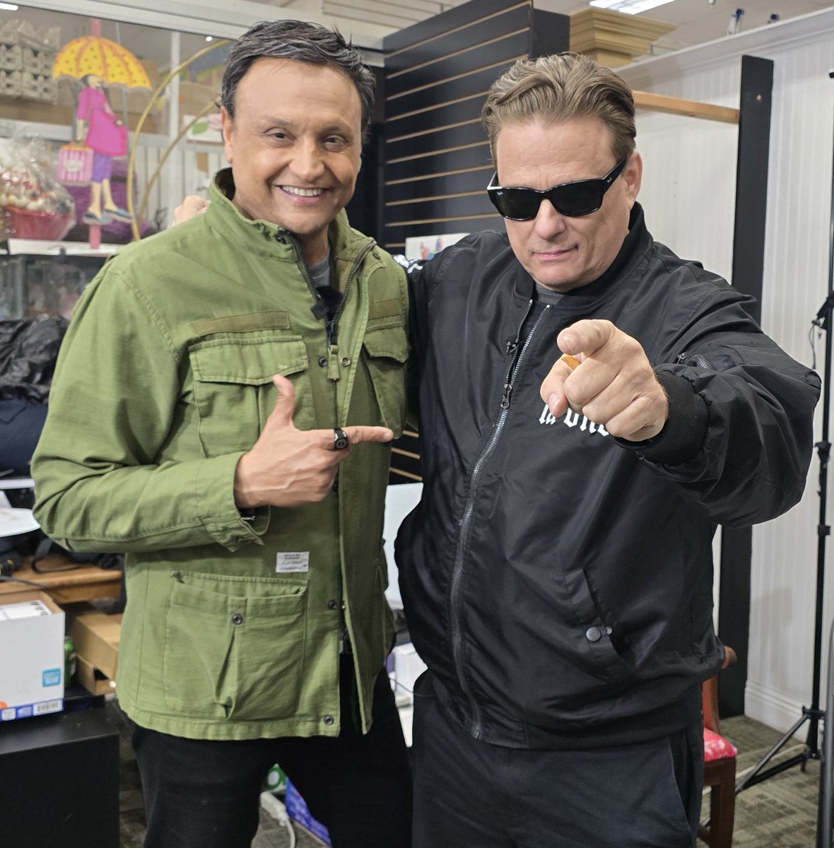 Damian Chapa s'affranchit des conventions et des détails. Un cinéaste unique entre l'univers d'Ed Wood et la sensibilité de John Cassavetes. #LAConfidentiel est à revoir via plateforme <a href="/canalplus/">CANAL+</a>. #vatoslocos