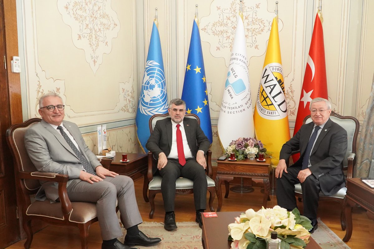 🔵⚪İstanbul İl Kültür ve Turizm Müdürü Sn. Hüseyin Keskin, UCLG-MEWA Sekreterliği'ne nezaket ziyaretinde bulundu.

📋UCLG-MEWA Genel Sekreteri Dr. Mehmet Duman, Keskin ile kültür ve turizm hususunda fikir teatisinde bulunurken, karşılıklı iş birliği imkanları değerlendirildi.