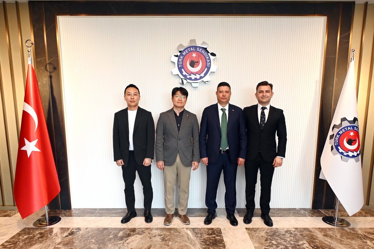 AltundagUysal's tweet photo. Samsung Türkiye CEO’su Sn. Sungtae Kim, İnsan Kaynakları Direktörü Sn. Daehee Bae ve İnsan Kaynakları Müdürü Sn. Murat Aydemir’e ziyaretleri için teşekkür ederim. https://t.co/LWZe0q55b7