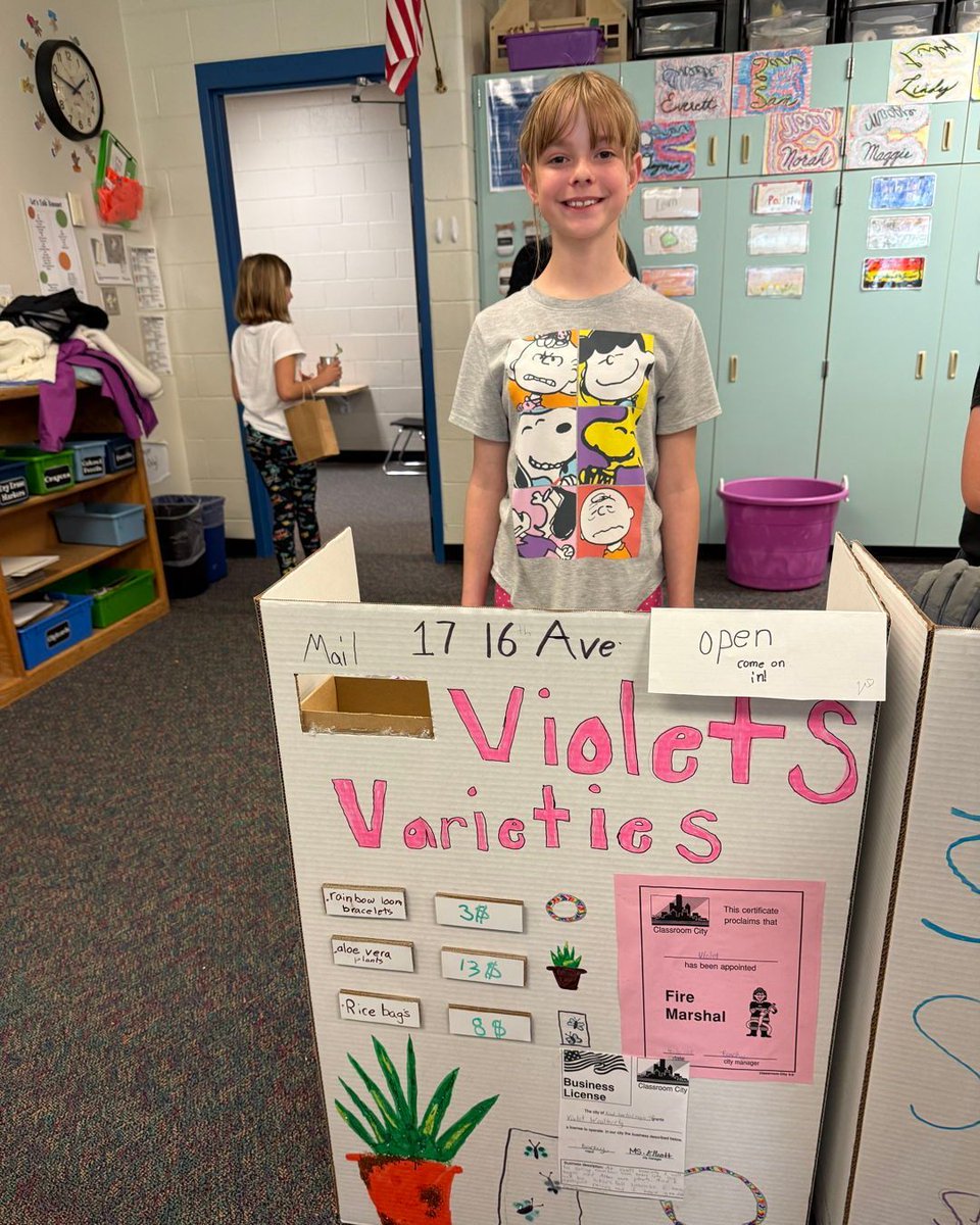 LongmontEstates's tweet image. Fourth grade's mini city was a big hit this year. Students had a great time running their own city. Each student had to design and run a business, pay rent, and participate in the city government. This is such a memorable way to teach economics! @SVVSDsupt @BuchlerStVrain