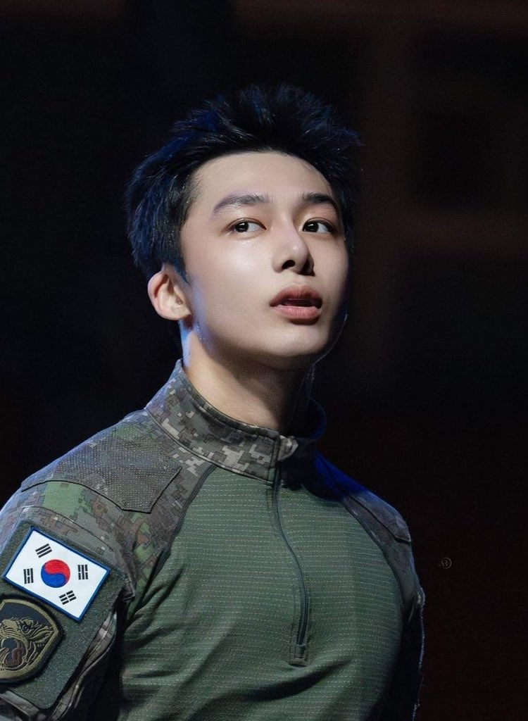 #Hyungwon of #MONSTA_X will be discharged from his military service TODAY !!🎉

#봄처럼_형원이_돌아왔어 #BurningUpWithHyungwon #WelcomeHomeHyungwon #HyungwonIsBack #HYUNGWON #형원 <a href="/OfficialMONSTAX/">몬스타엑스_MONSTA X</a>