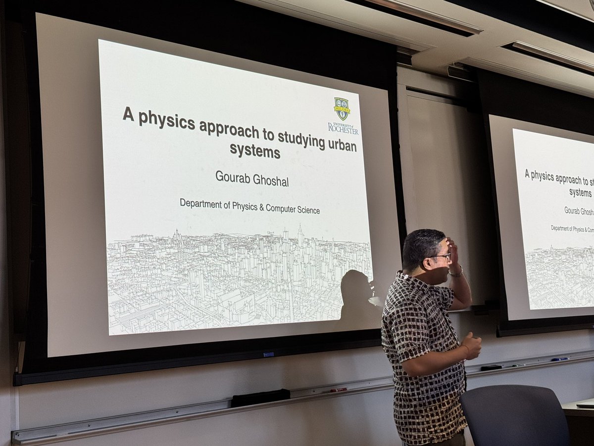 CantayCaliskan's tweet image. #SICSS #Day1 has started with an exciting keynote talk by Prof. Gourab Ghoshal from @UofR. @UofRDataSci