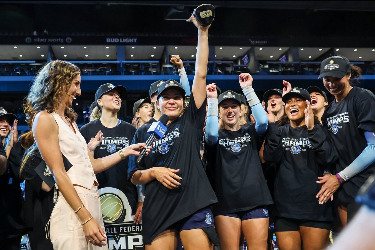 orlvalkyries's tweet image. Woke up as champions💙🏆