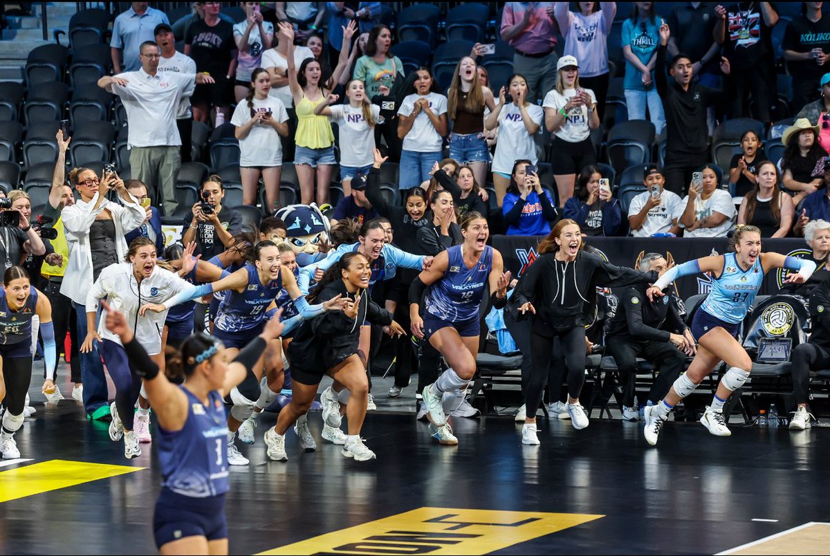 orlvalkyries's tweet image. Woke up as champions💙🏆