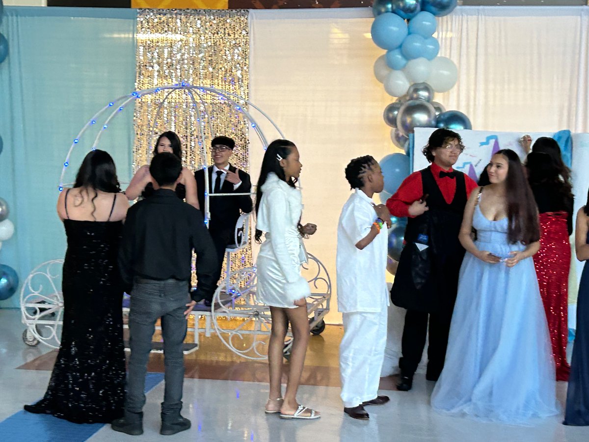 EOY celebrations the Dade way 8th prom 
<a href="/taushasimms/">LaTausha Simmons</a> <a href="/LincolnMadison7/">Lincoln-Madison Vertical Team</a>