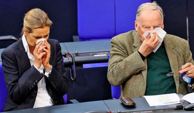 Ich bin geschockt. 
Die Angelegenheit nimmt immer größere Ausmaße an. 

#CocaineGate