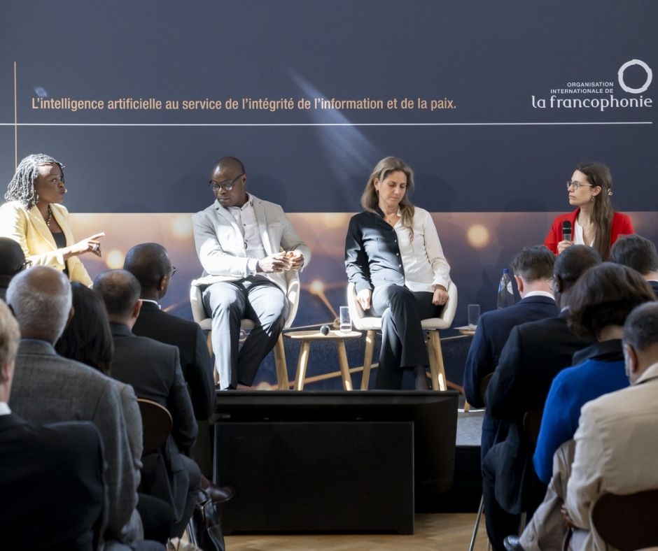 📺 - À (re)voir -
L’#IA au service de l’intégrité de l’information et de la paix – retour sur la conférence de l'<a href="/OIF/">ALA OIF</a> à Bruxelles avec l'intervention de <a href="/BuchetClemence/">Clémence Buchet (She/her)</a> du #GRIP sur les désordres informationnels au sein des opérations de paix. 
🔗 buff.ly/pEdYF3i