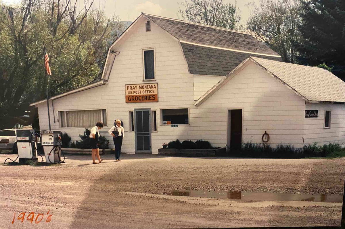 willhmayer's tweet image. Pray, Montana is on the market.
Complete with it's own post-office, century-old general store, log-cabins - all for under $3m. Should @CultHoldings just buy a town? 🤔