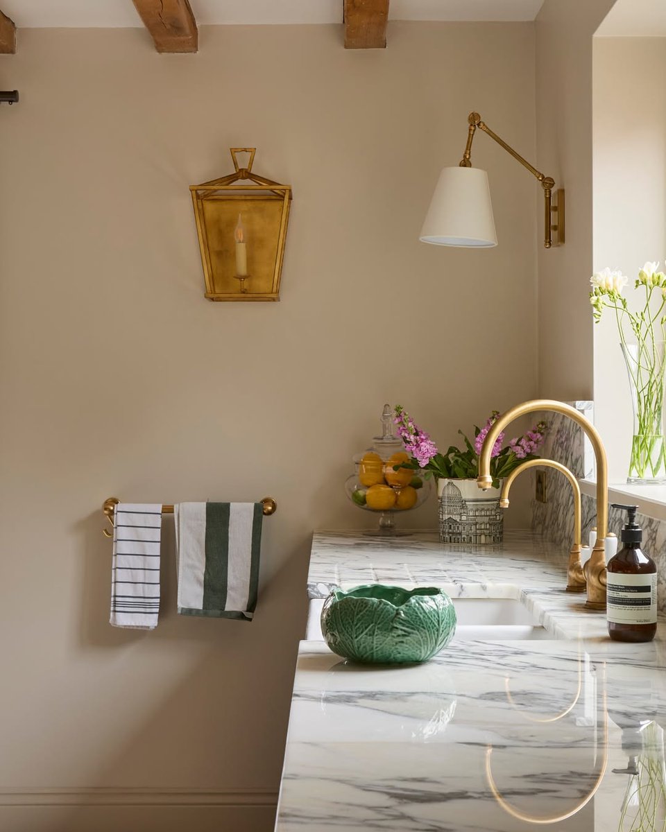 A timeless, gentle stone hue like Portland Stone - Light provides the perfect versatile backdrop for your kitchen scheme. 

Credit: @mosslivinginteriors