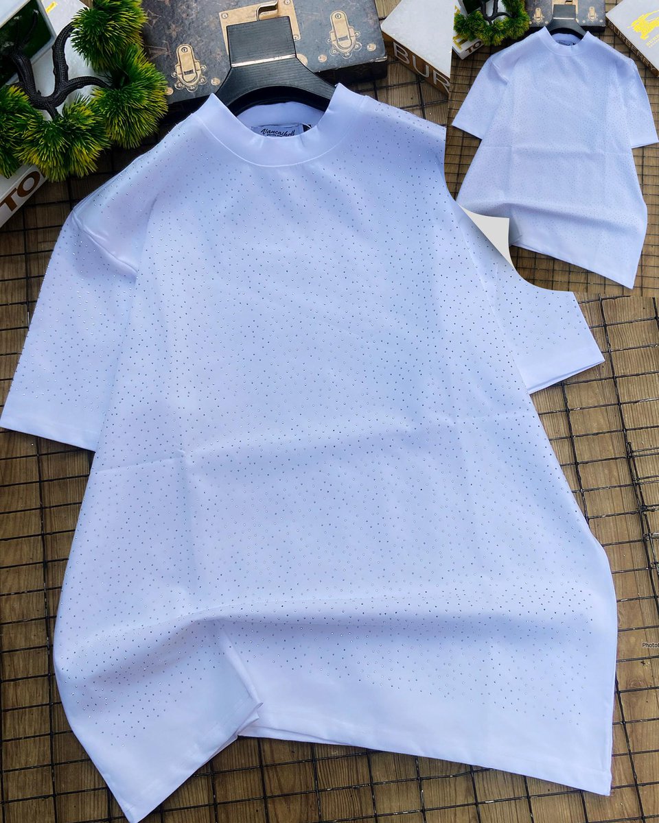 scoffs_store's tweet image. STEP INTO LUXURY WITH EVERY SPARKLE ✨ 

This designer tees are detailed with subtle yet striking rhinestone accents-perfect for turning heads while keeping it classy.

Price: N30,000

Sizes: M-2XL

Available now. Limited stock!

DM to order | Nationwide delivery

🤙08060215766