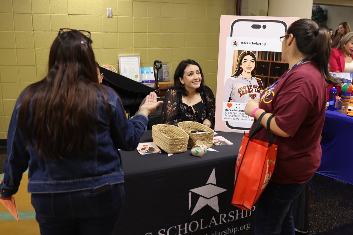 Learning all about credit and paying for college! 💡 Our GEAR UP Financial Festival gave parents a hands-on look at how financial literacy can power their family’s future. #GEARUPWorks