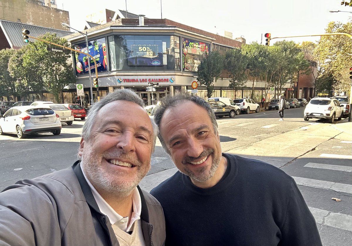 Martín Sala (@martinsalamdp) on Twitter photo mira con quien me encontré: con Juan Pablo Reverter, de H. Ledesma, compartimos un☕️ para conversar sobre nuestra querida 🩵Mardel
cómo empuja y le mete este amigo 💪💪💪
buen lunes para todos !
#VamosMardelPlata👍🇦🇷
<a href="/RevistaCentral1/">Revista Central</a> mira con quien me encontré: con Juan Pablo Reverter, de H. Ledesma, compartimos un☕️ para conversar sobre nuestra querida 🩵Mardel
cómo empuja y le mete este amigo 💪💪💪
buen lunes para todos !
#VamosMardelPlata👍🇦🇷
<a href="/RevistaCentral1/">Revista Central</a>