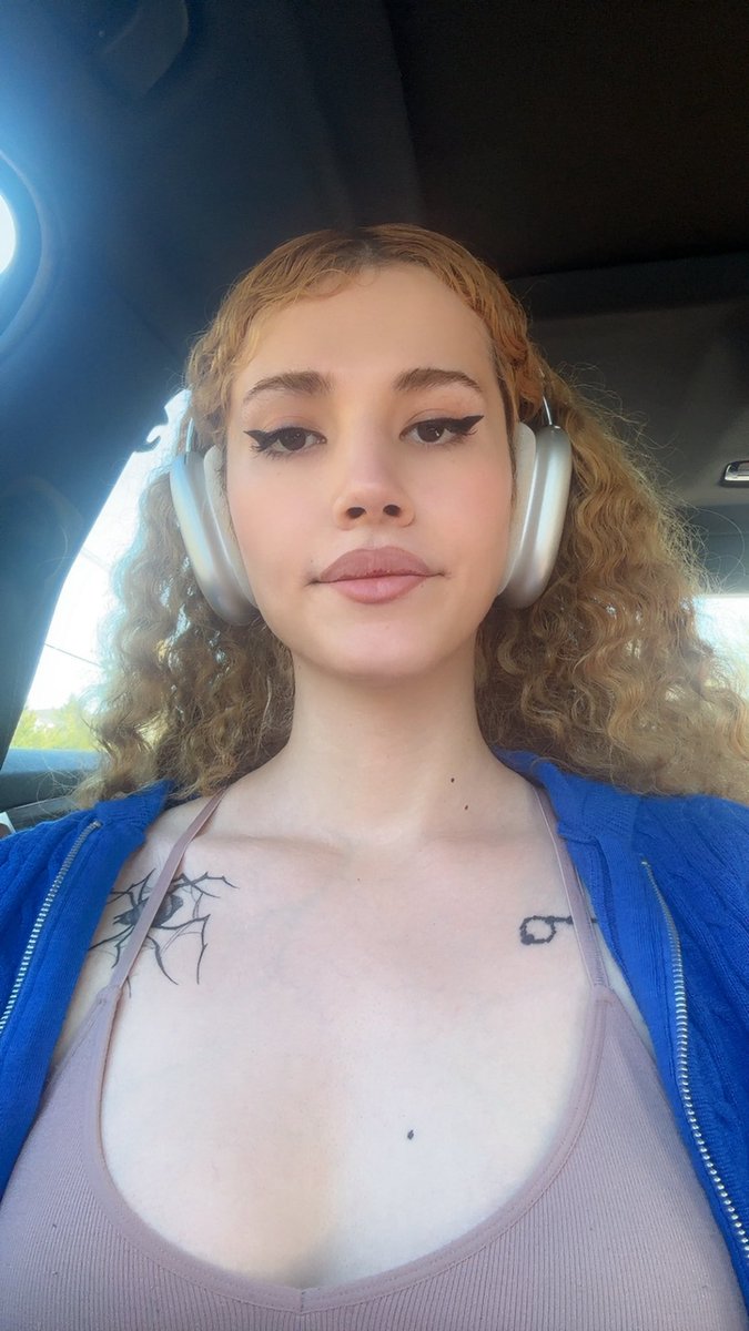 𝔳𝔦𝔟𝔯𝔞𝔱𝔦𝔫𝔤 𝔱𝔬𝔬𝔱𝔥𝔟𝔯𝔲𝔰𝔥 tweet media