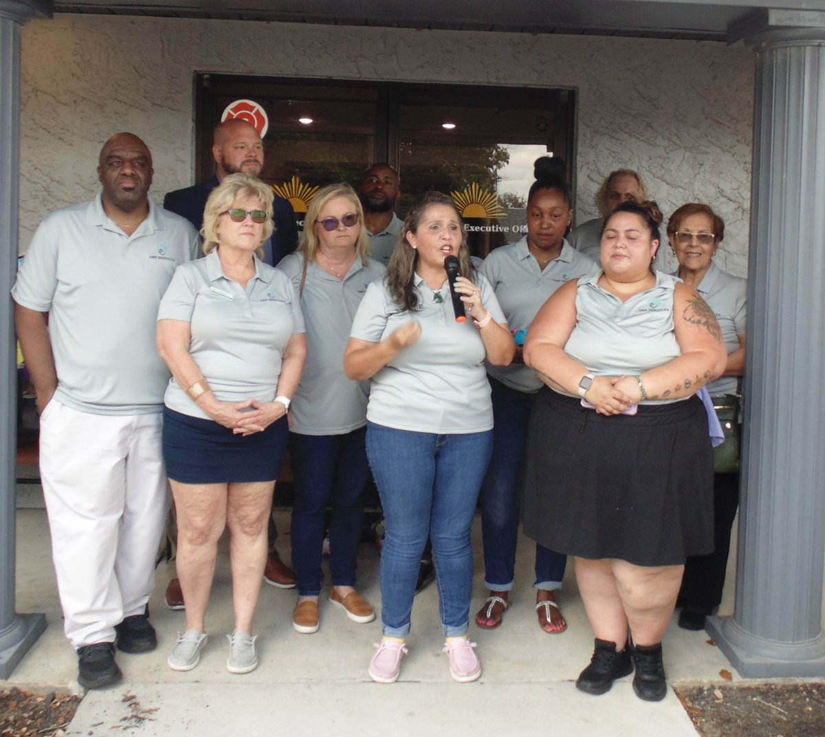 🎉 On Friday, the East Pasco Chamber of Commerce celebrated with <a href="/SnRServices_/">S&R Services</a>  as they opened the doors to their new location! Congrats to the team on this exciting new chapter! 🛠️🏢 #EastPascoChamber #GrandOpening #LocalBusiness