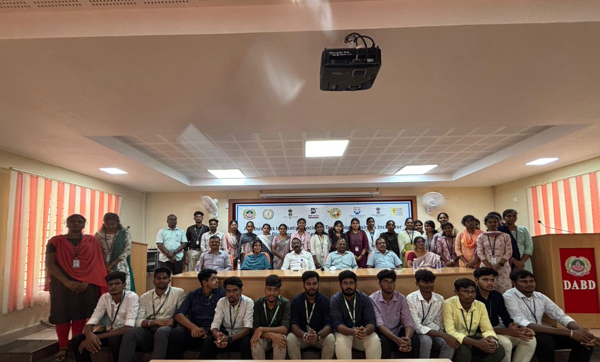 kumaraguru_agri's tweet image. KIA students showcased their innovative ideas and prototype products at the &apos;Demo Day – Idea to Impact&apos; workshop organized by the Directorate of Agribusiness Development, TNAU, Coimbatore.

#DemoDay2024 
#IdeaToImpact 
#StudentInnovation 
#KIA 
#TNAU 
#AgribusinessDevelopment
