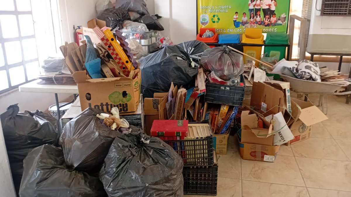 CulturaVerdeAC's tweet image. ♻️💚 ¡Una tonelada de residuos que transforma vidas! 💚♻️

El pasado miércoles 7 de mayo, recibimos por parte de la Unión de Usuarios una nueva entrega de una tonelada en volumen de residuos, entre los que se encuentran cartón, PET, papel, cuadernos y tapitas.

Gracias al…