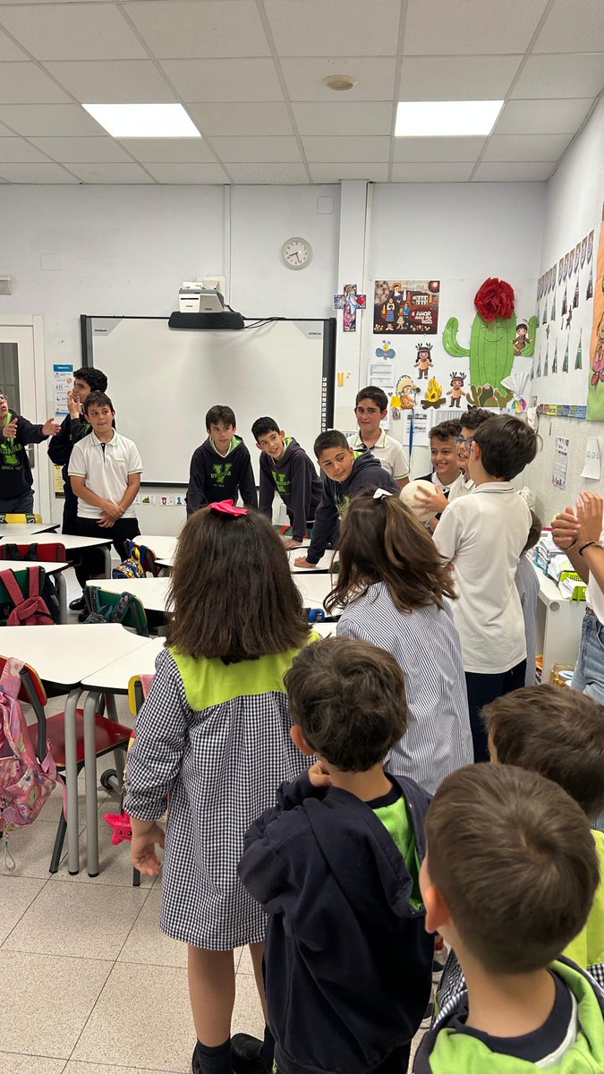 📚🤝 Aprendemos sirviendo, compartimos creciendo

Esta semana, los alumnos de 4º, 5º y 6º de EP han realizado actividades de Aprendizaje y Servicio para 1º, 2º y 3º.

¡Momentos llenos de compromiso y diversión! ✨

Gracias a todos por participar. 
 #SomosVedruna
#SomosFamilia