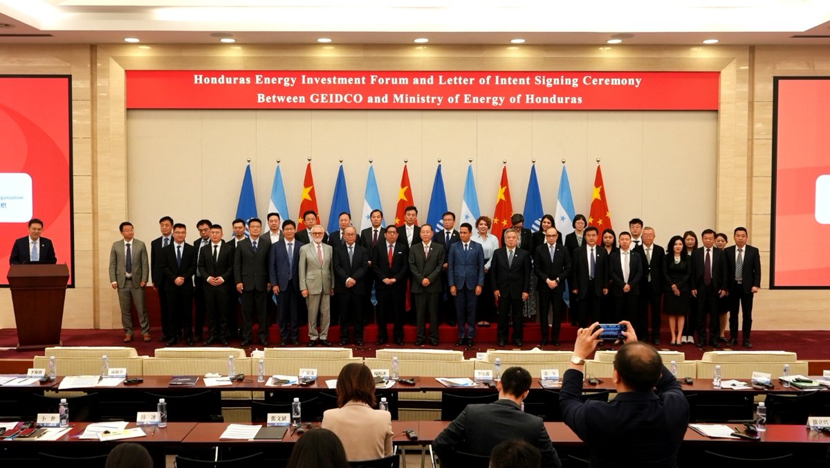 #InversiónQueTransforma | Honduras presentó ante 60 empresas chinas la licitación de 1500 MW y su Plan de Rescate del subsector eléctrico, con una inversión estimada de $1,500 millones. Avanzamos en la cooperación bilateral entre la República de Honduras y la República Popular
