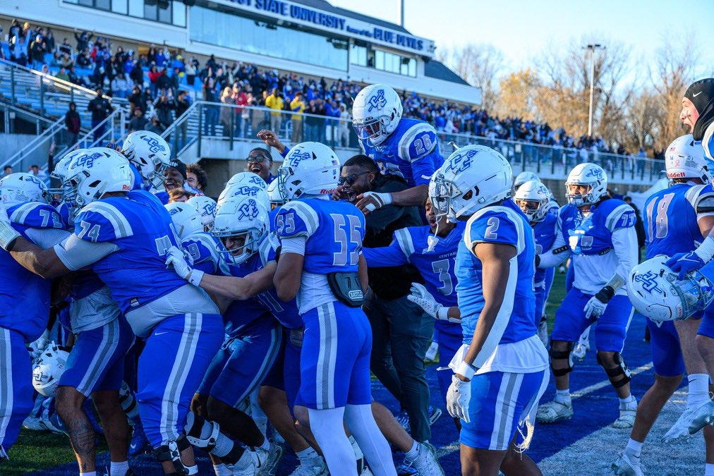 Will Tellers (@wtellers_60) on Twitter photo After a great conversation with <a href="/Coach_Gel/">Caleb Gelsomino</a> I am excited to have received an offer from Central Connecticut State University! <a href="/coach_spinnato/">Coach Spinnato</a> <a href="/CRHFootball/">Choate Rosemary Hall Football ๐</a> <a href="/dw71glox/">David Walker</a> <a href="/BigManAcademy1/">BigManAcademy</a> After a great conversation with <a href="/Coach_Gel/">Caleb Gelsomino</a> I am excited to have received an offer from Central Connecticut State University! <a href="/coach_spinnato/">Coach Spinnato</a> <a href="/CRHFootball/">Choate Rosemary Hall Football ๐</a> <a href="/dw71glox/">David Walker</a> <a href="/BigManAcademy1/">BigManAcademy</a>
