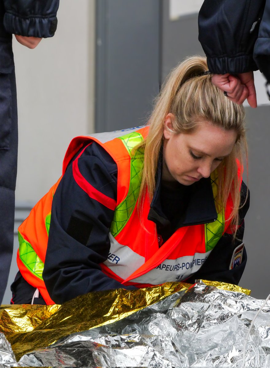 SDIS41's tweet image. En ce 12 mai, nous célébrons la journée internationale des infirmières. Au #SDIS41, ce sont 58 infirmiers(ières) sapeurs-pompiers qui veillent chaque jour sur la santé et le bien-être de nos sapeurs-pompiers et nos concitoyens.