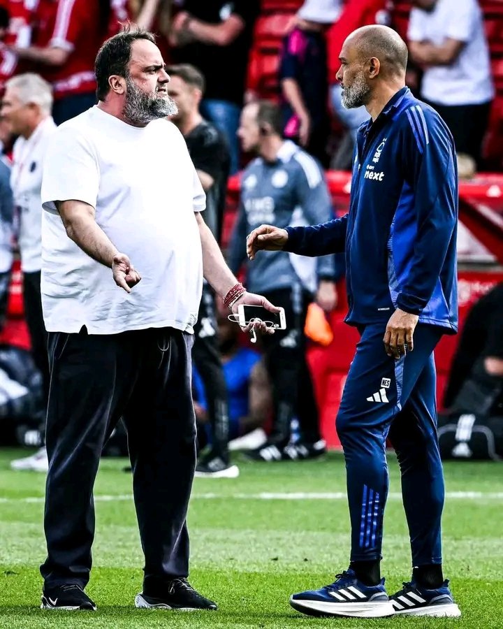 Nottingham Forest's billionaire owner Evangelos Marinakis is using iPhone 6. BA NATASHA ONE MONTH MU RELATIONSHIP Ati I WANT AN IPHONE 16..